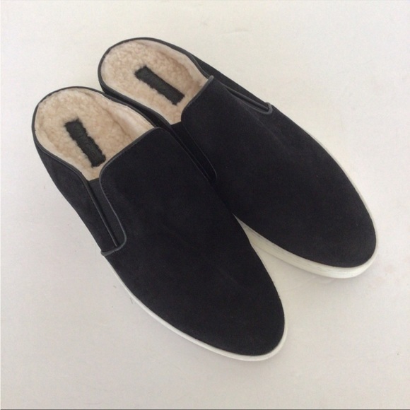 VINCE Black Fur Slides sz 7 NEW - Picture 1 of 6